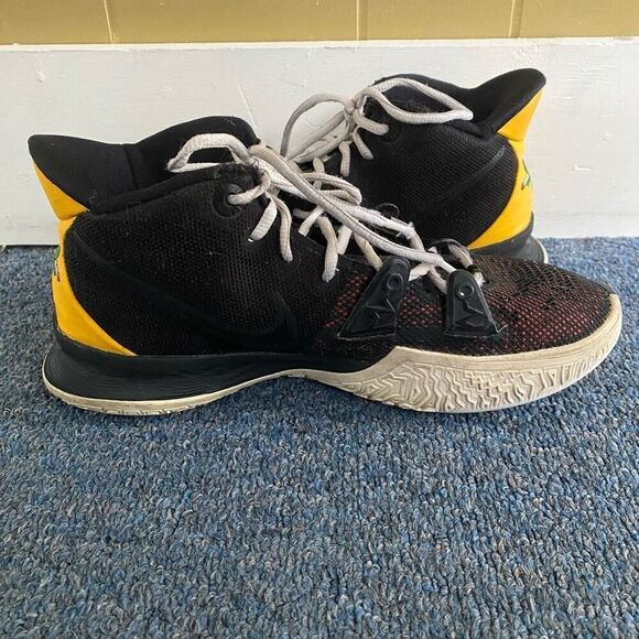 Nike Kyrie Irving Raygun men 9 mid top tie up basketball shoes - Picture 2 of 9